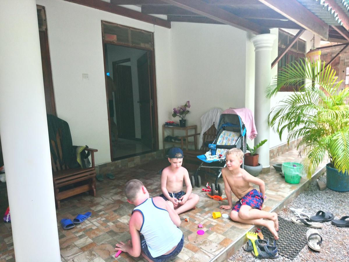 The Bambos Villa Hikkaduwa Dış mekan fotoğraf